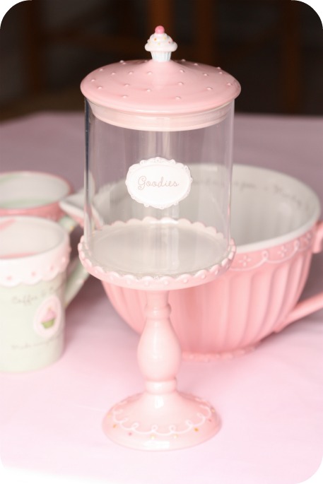 pretty pink cupcake dishes