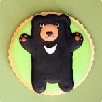 decorated bear cookie