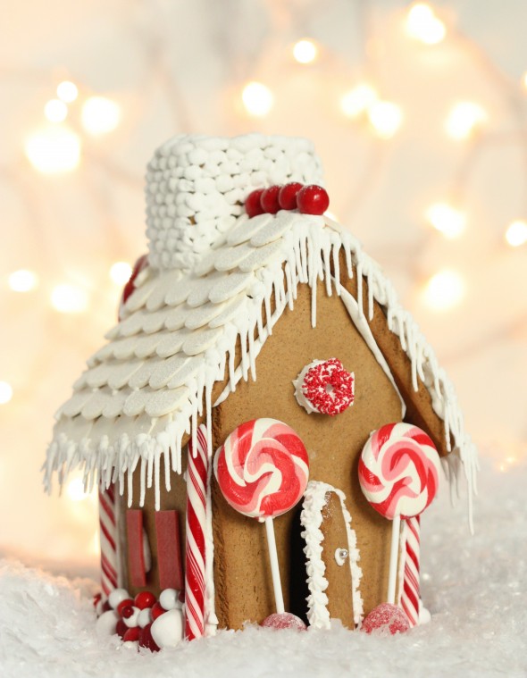 Mad About Pink: Gingerbread House and Royal Icing recipe