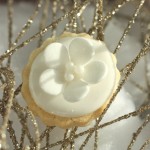 white winter flower cookie