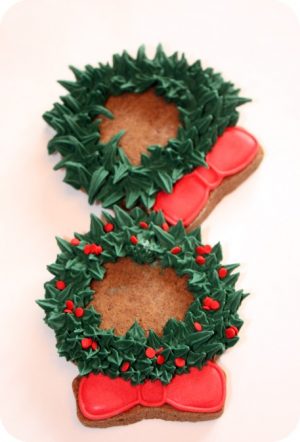 Christmas Wreath Decorated Cookies & More | Sweetopia