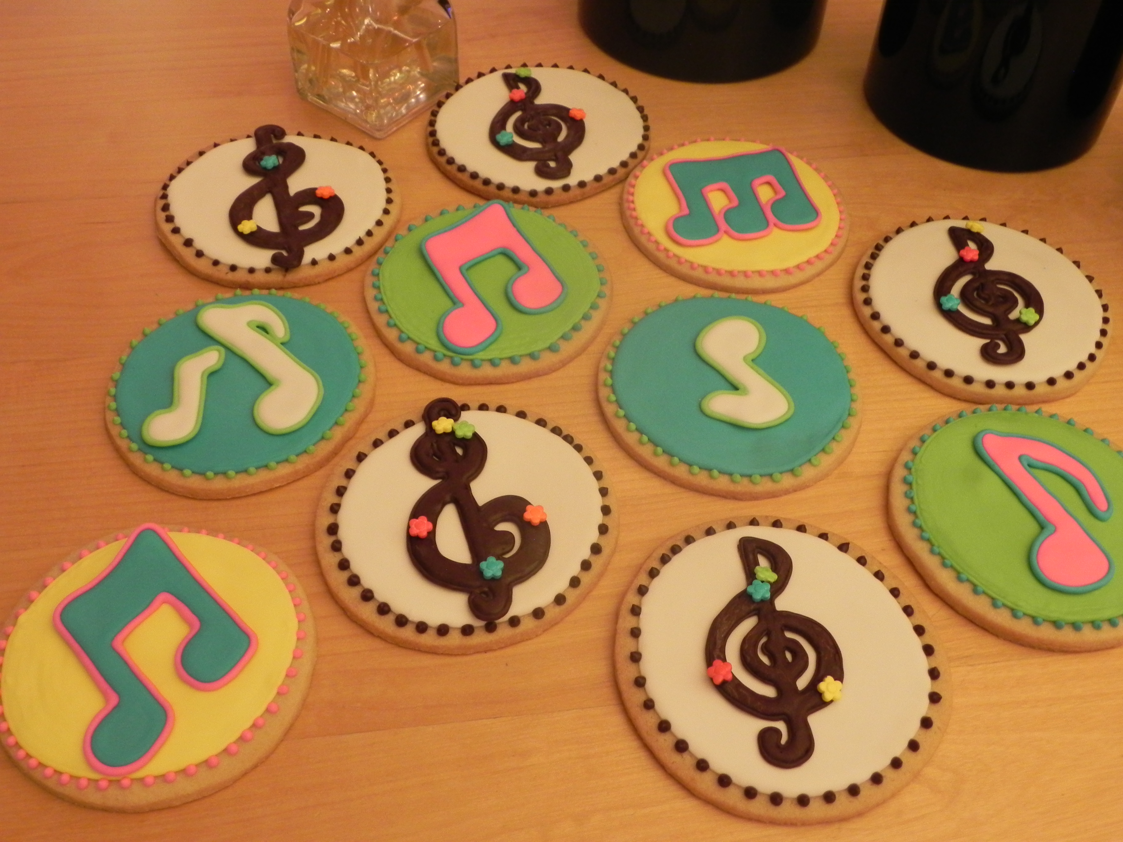 Musical Notes Cookies by Merlina Cakes | Sweetopia