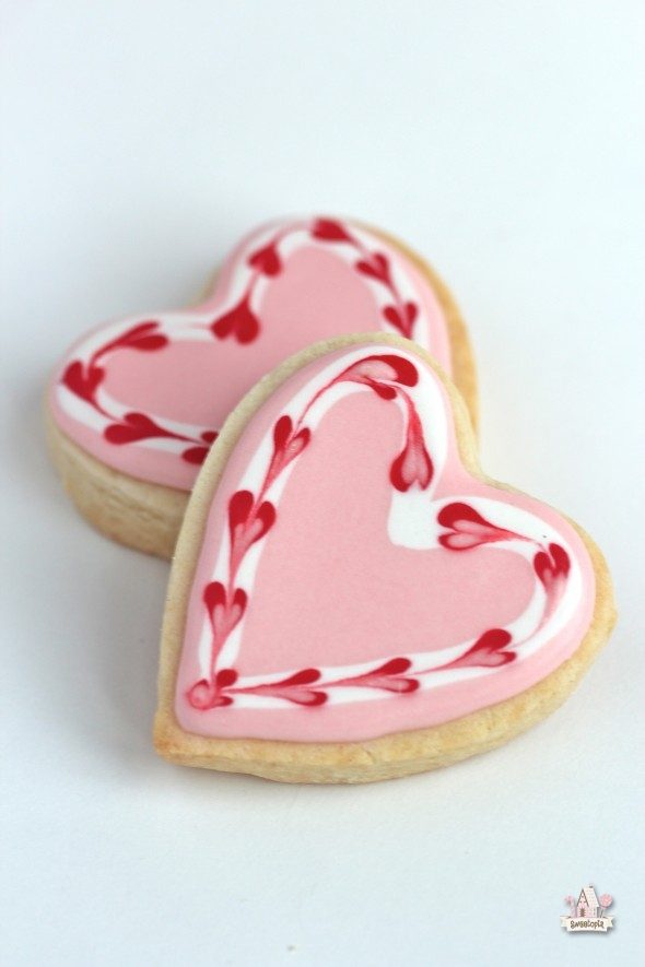 marbled-valentine-decorated-cookies-590x885
