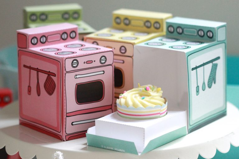 Golden Vanilla Dream Cupcakes & Oven Printables {Giveaway!} | Sweetopia