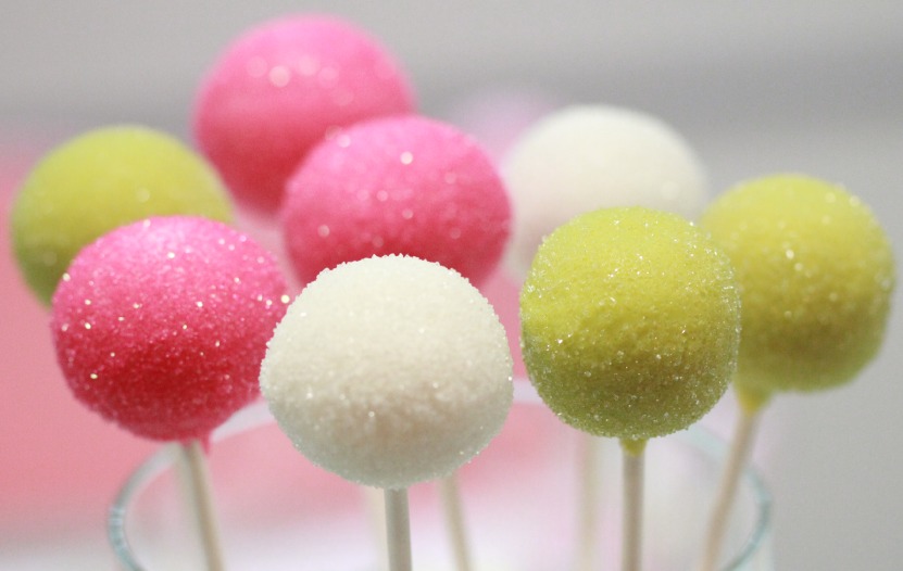 https://sweetopia.net/wp-content/uploads/2014/08/sparkly-pink-green-white-cake-pops-sweetopia.jpg