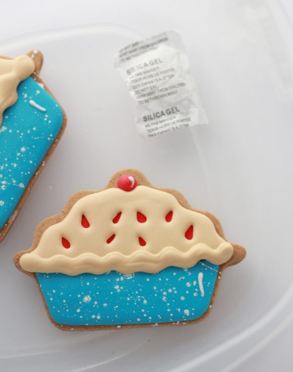 1) Using a Dehydrator With Decorated Cookies 