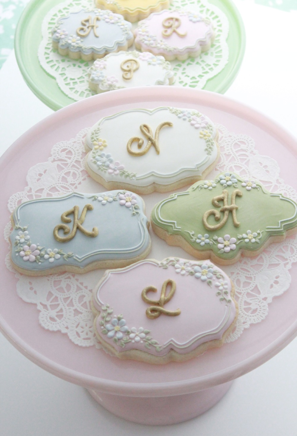 https://sweetopia.net/wp-content/uploads/2014/09/lettered-cookies-sweetopia.jpg
