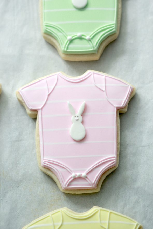 1/DZ Baby Shower Cookies Baby Outfit Cookies on Hangers 