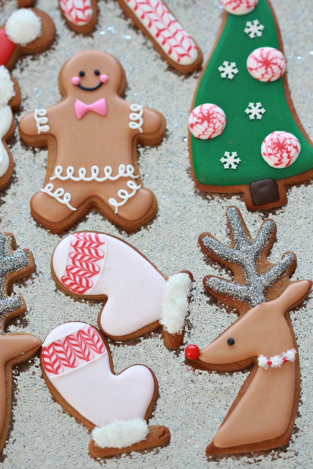 (Video) How to Decorate Christmas Cookies - Simple Designs for Beginners | Sweetopia