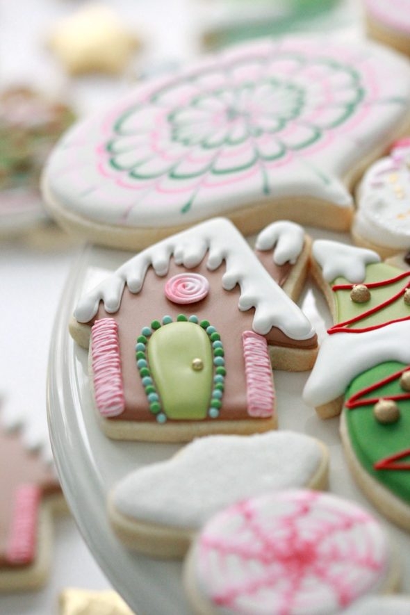 Royal Icing Cookie Decorating Tips and Christmas Cookies