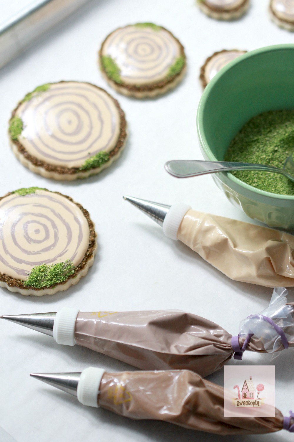 Decorating Cookies with Edible Moss