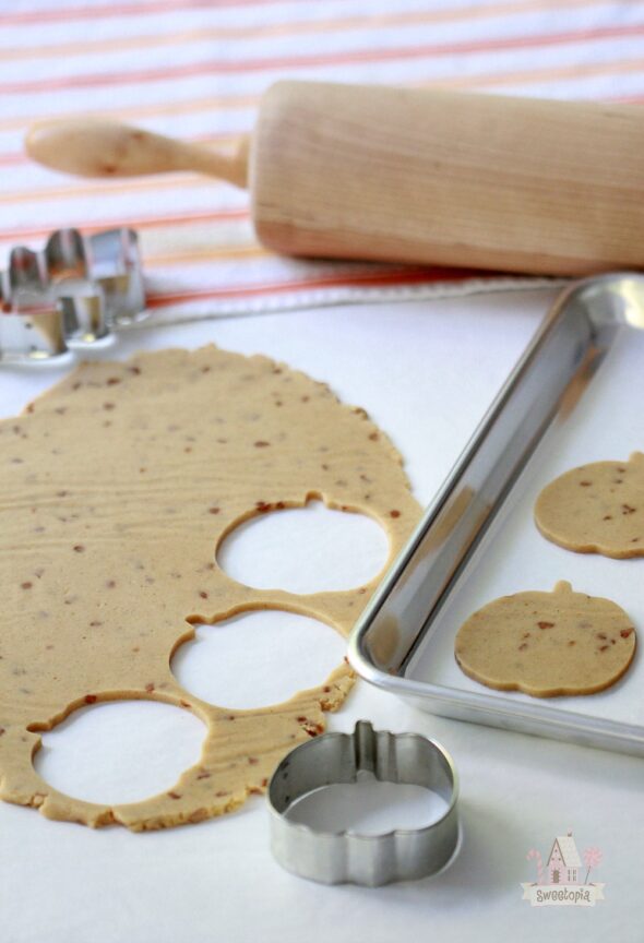Pumpkin Spice Toffee Cut-Out Cookie Recipe | Sweetopia