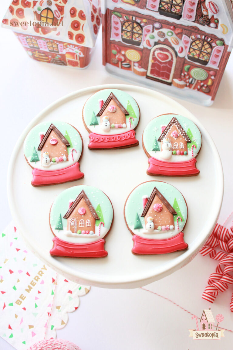 Video Decorating Christmas Cookies Sweetopia   Snowglobe Cookies 768x1152 