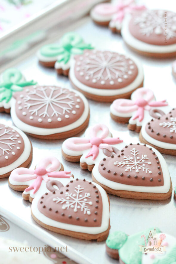 gingerbread ornament decorated cookies